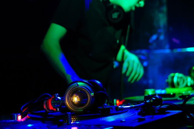 ライブハウスのDJ